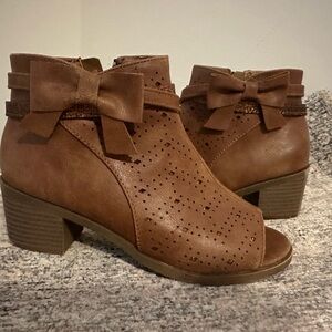 Brown Ankle Boots with Bow Detail